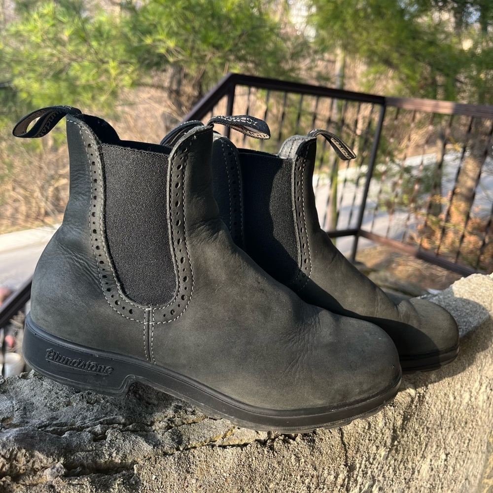 Blundstone Boots Size 9